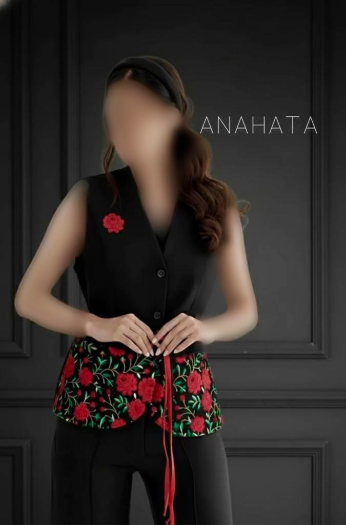 وست چکاوک زنانه با طراحی گل‌دوزی و قد ۶۵ سانتی‌متر