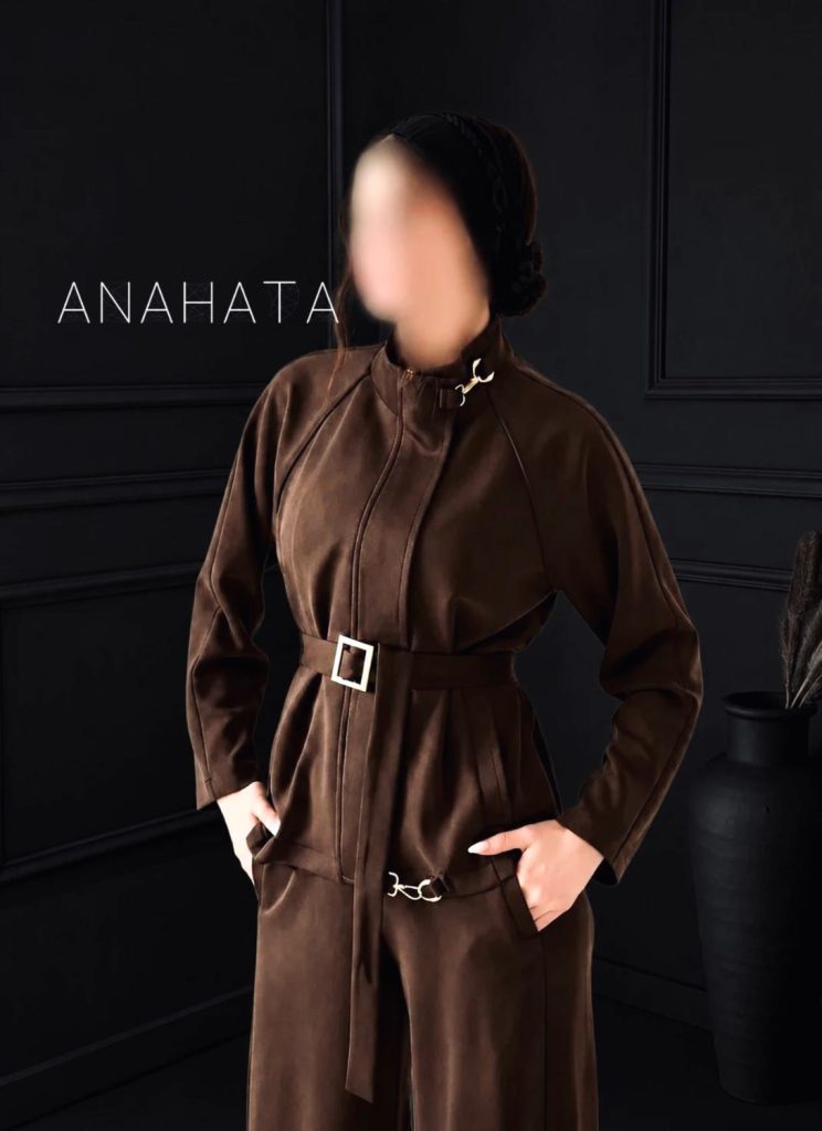 ست مایا شکلاتی زنانه با یراق طلایی و طراحی مزونی آناهاتا